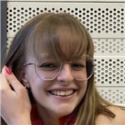 Giovane laureanda offre lezioni di inglese per elementari, medie e superiori